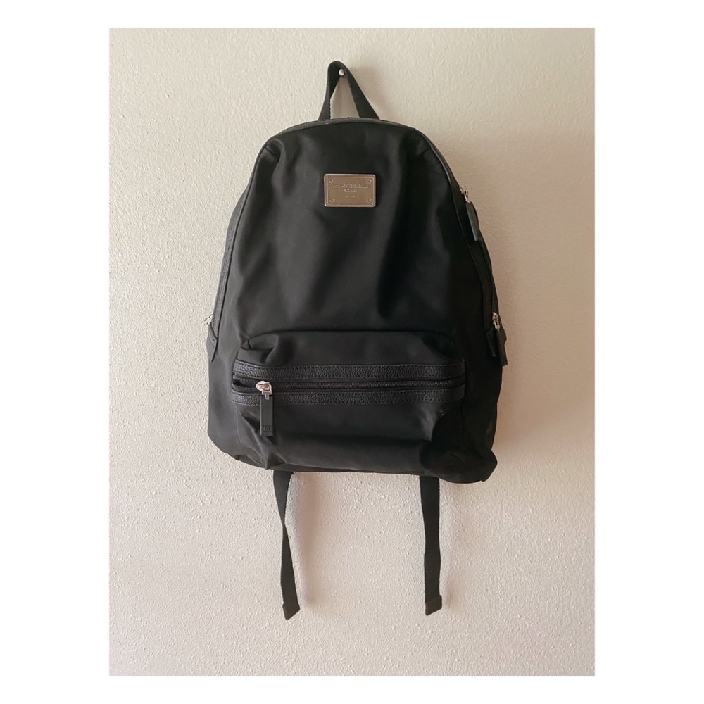 Tommy Hilfiger Backpack 🤍